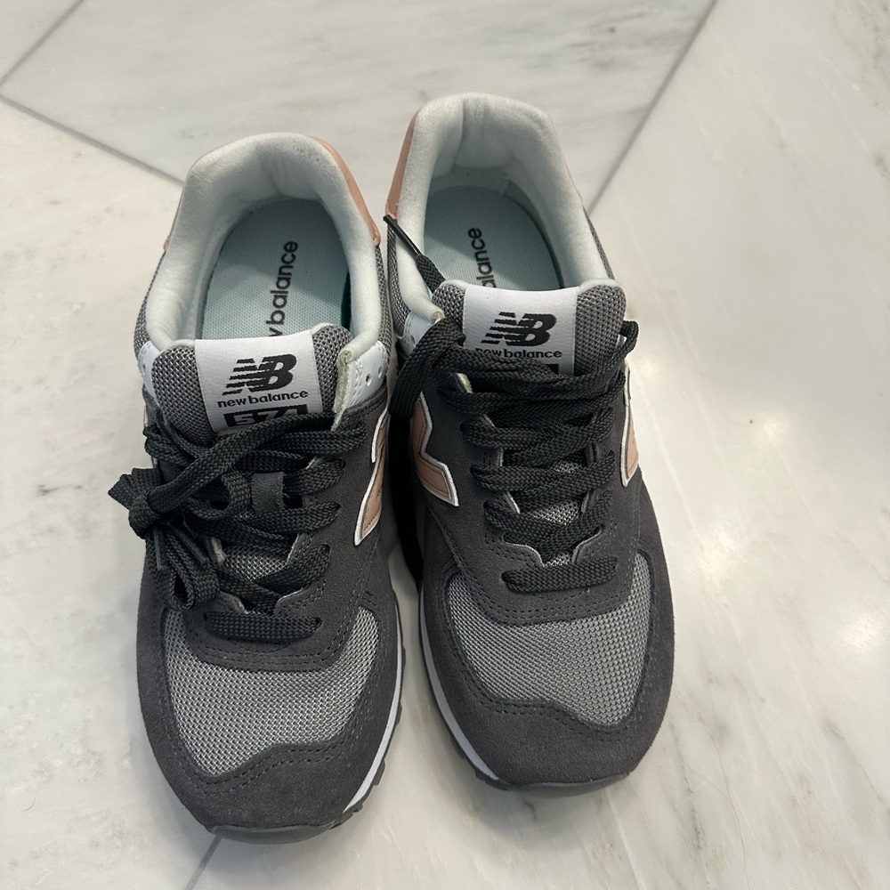 Never Worn New Balance Womens size 7.5